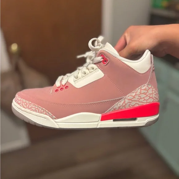 WOMENS AIR JORDAN RETRO 3 IN COLOR RUST PINK AND CRIMSON SAIL - Picture 1 of 9